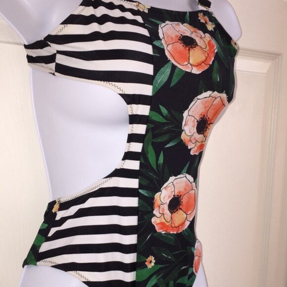 Cupshe Orange Green Black Striped Floral Swimsuit Bathing Suit Size Small - Picture 12 of 13